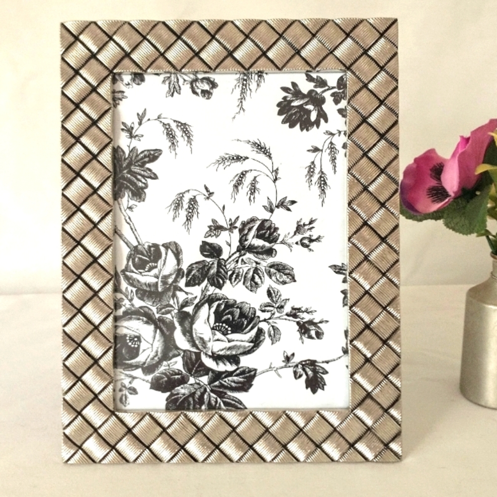 "Green Tree Gallery" Silver & Black Basket Weave Photo Frame - Vintage